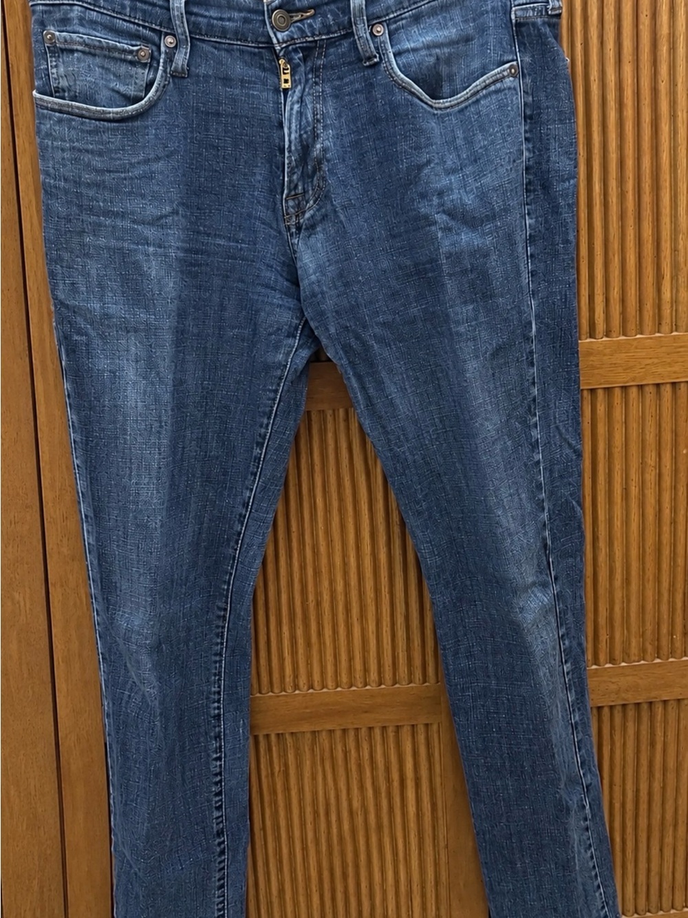 Lucky Brand Slim Straight Men's Jeans in Washed Blue